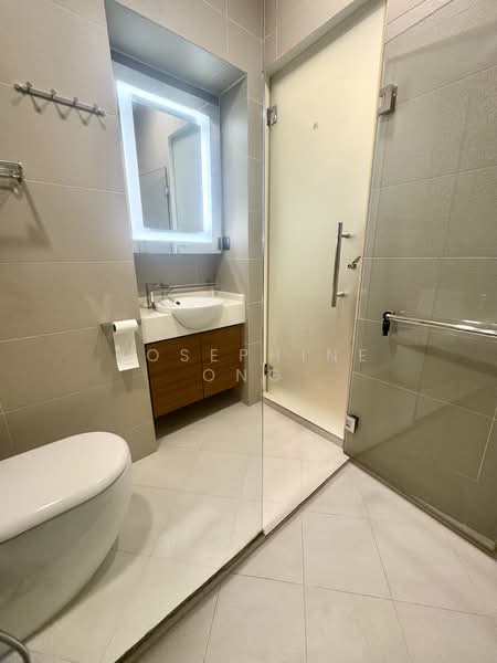 Hazel Park Condo, 21 Hazel Park Condo, 3 Bedrooms, 1,754 sqft, Condominium For Sale, by Josephine Ong, 500103928 - Bathroom - PropertyGuru.com.sg