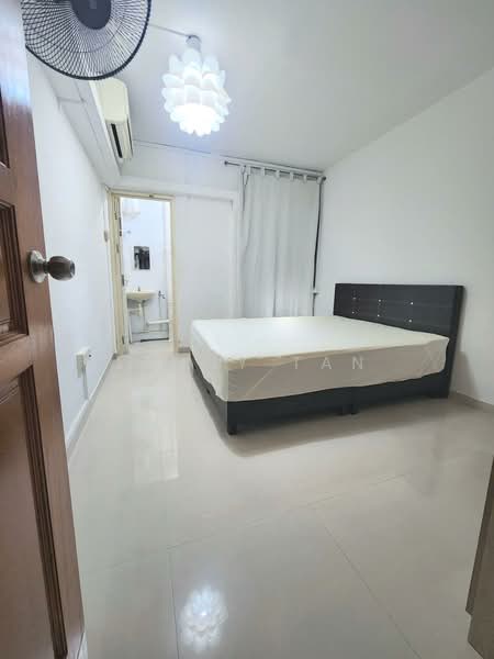62 Telok Blangah Heights, 62 Telok Blangah Heights, Room Rental, 200 sqft, HDB Flat For Rent, by Lenny Tan, 500103934 - Bedroom - PropertyGuru.com.sg
