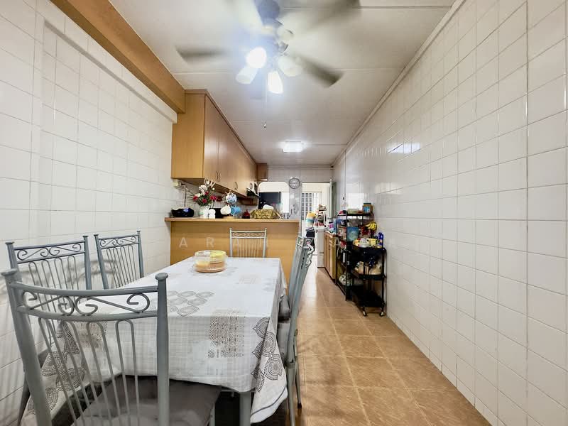 874 Woodlands Street 82, 874 Woodlands Street 82, 3 Bedrooms, 1,194 sqft, HDB Flat For Sale, by Farah Zack, 500103938 - Kitchen - PropertyGuru.com.sg