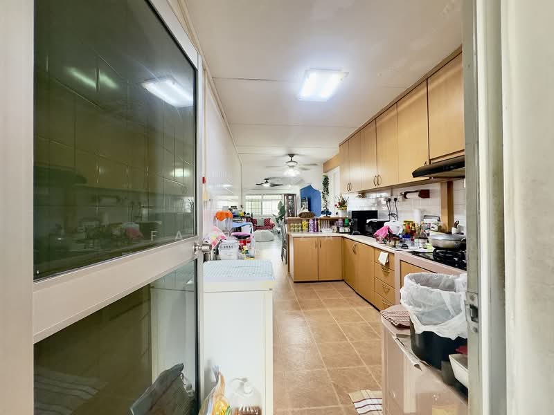 874 Woodlands Street 82, 874 Woodlands Street 82, 3 Bedrooms, 1,194 sqft, HDB Flat For Sale, by Farah Zack, 500103938 - Kitchen - PropertyGuru.com.sg