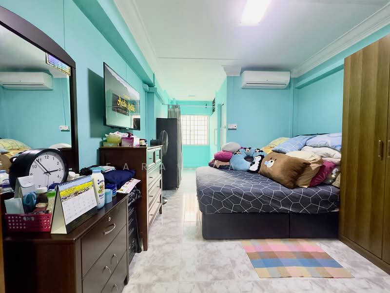 874 Woodlands Street 82, 874 Woodlands Street 82, 3 Bedrooms, 1,194 sqft, HDB Flat For Sale, by Farah Zack, 500103938 - Bedroom - PropertyGuru.com.sg