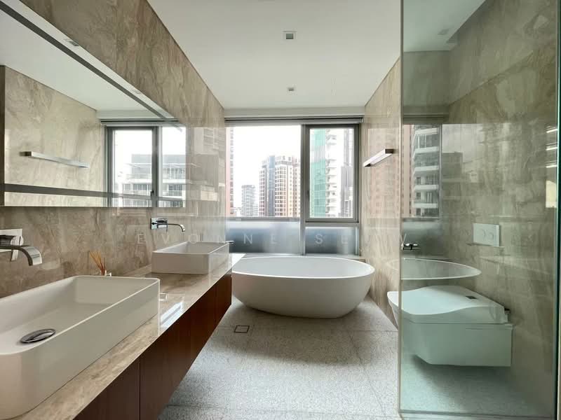 Skyline @ Orchard Boulevard, 23 Angullia Park, 3 Bedrooms, 2,067 sqft, Condominium For Sale, by Evonne Seow, 500103981 - Bathroom - PropertyGuru.com.sg