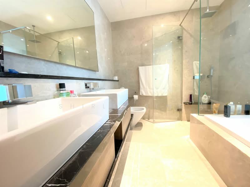 Marina Bay Residences, 18 Marina Boulevard, 4 Bedrooms, 2,379 sqft, Condominium For Rent, by Shirley Seng, 500103983 - Bathroom - PropertyGuru.com.sg