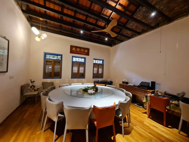 Orchard Stunning Entertainment Shophouse, Nearby River Valley, Hoot Kiam Road Conservation, 3 Bedrooms, 3,100 sqft, Conservation House For Sale, by Susan Prior, 500103984 - Dining Room - PropertyGuru.com.sg