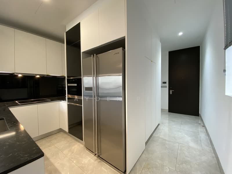 Martin Modern, 8 Martin Place, 3 Bedrooms, 1,087 sqft, Apartment For Sale, by Jayden Peh, 500103986 - Kitchen - PropertyGuru.com.sg
