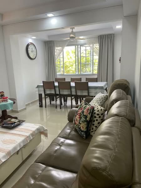 793 Woodlands Avenue 6, 793 Woodlands Avenue 6, 3 Bedrooms, 1,303 sqft, HDB Flat For Sale, by Florence P T, 500103990 - Living Room - PropertyGuru.com.sg