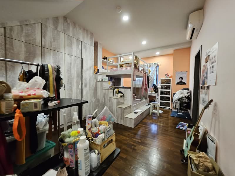 3 STOREY SEMI D/1 KM TAO NAN/ MOVE IN CONDITION, LORONG M/ JALAN BAIDURI/EAST COAST ROAD, 4 Bedrooms, 3,500 sqft, Semi-Detached House For Sale, by Alvin Tan, 500103997 - Bedroom - PropertyGuru.com.sg