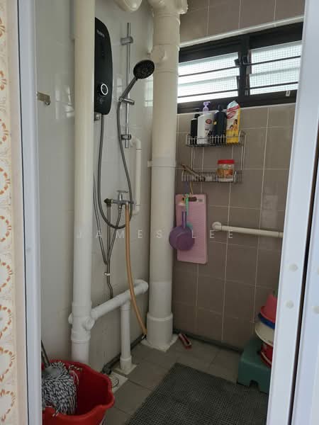 502 Bedok North Street 3, 502 Bedok North Street 3, 2 Bedrooms, 635 sqft, HDB Flat For Sale, by James Lee, 500104016 - Bathroom - PropertyGuru.com.sg