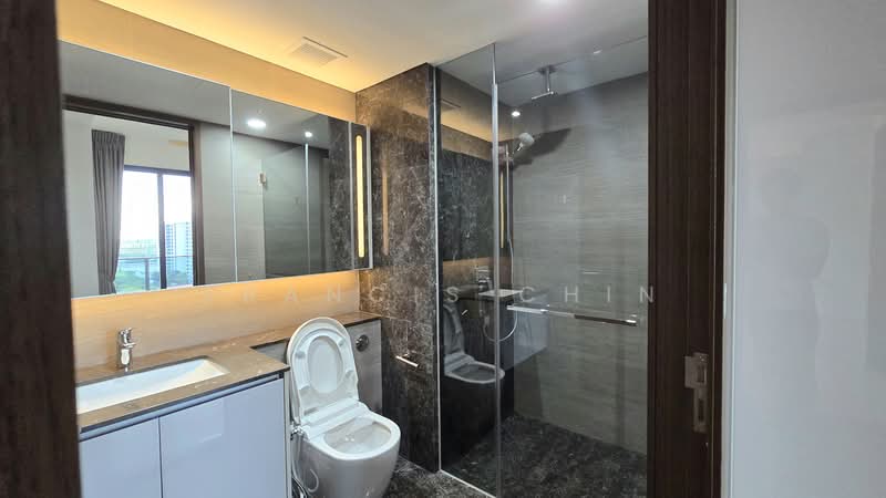 Parc Esta, 908 Sims Avenue, 2 Bedrooms, 700 sqft, Condominium For Rent, by Francis Chin, 500104020 - Bathroom - PropertyGuru.com.sg