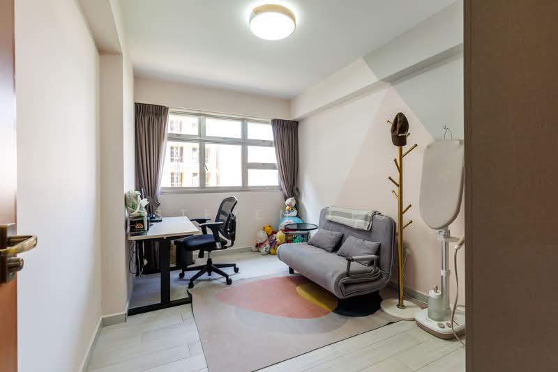 440D Bukit Batok West Avenue 8, 440D Bukit Batok West Avenue 8, 3 Bedrooms, 1,205 sqft, HDB Flat For Sale, by Steven Teo, 500104021 - Study - PropertyGuru.com.sg