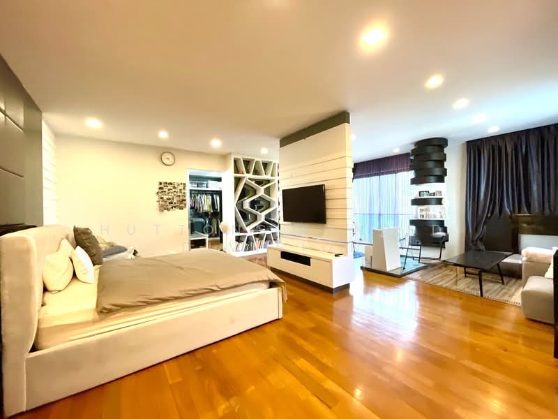 Huge Land, Wide Frontage Lifestyle Bungalow in Prime Mountbatten, , 7 Bedrooms, 18,000 sqft, Bungalow House For Sale, by YAN GOH, 500104030 - Bedroom - PropertyGuru.com.sg