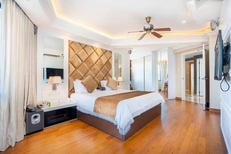 Balmoral Tower, 27 Balmoral Road, Tanglin / Holland / Bukit Timah, 6 Bedrooms, 5,005 sqft, Condominium For Sale, by Richard Jany, 500104031 - Big Master Bedroom - PropertyGuru.com.sg
