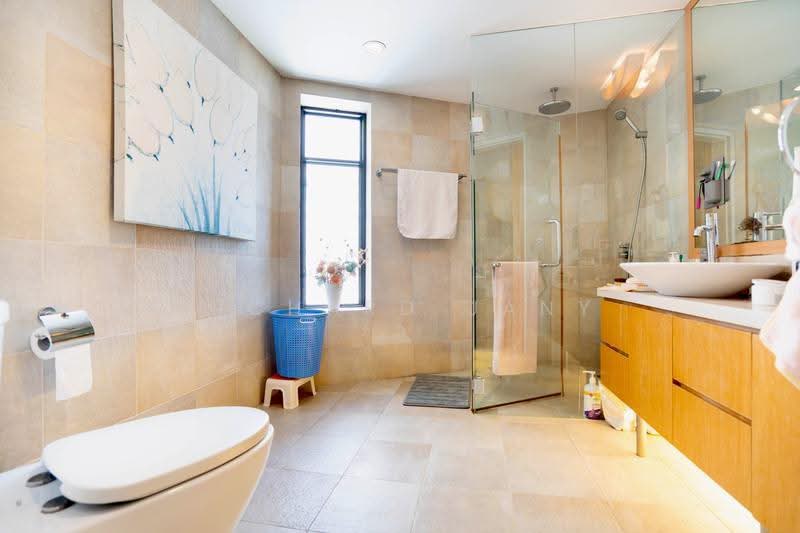 Balmoral Tower, 27 Balmoral Road, Tanglin / Holland / Bukit Timah, 6 Bedrooms, 5,005 sqft, Condominium For Sale, by Richard Jany, 500104031 - Powder Room - PropertyGuru.com.sg
