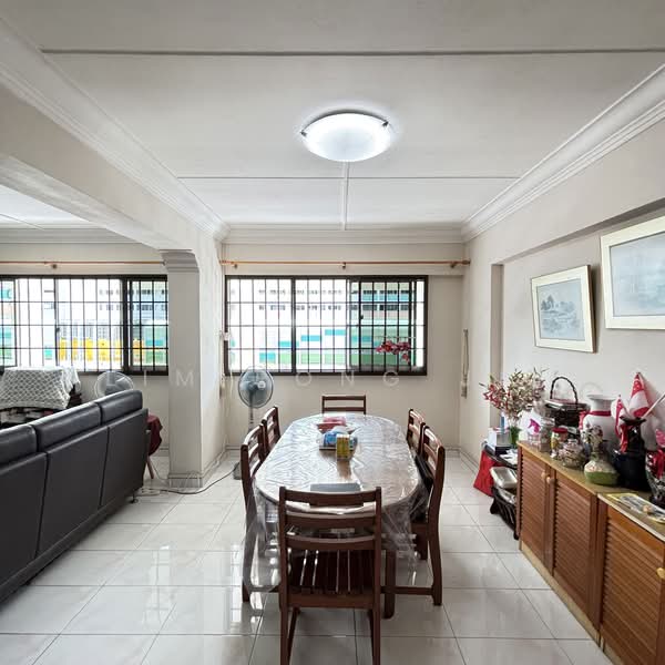 413 Choa Chu Kang Avenue 3, 413 Choa Chu Kang Avenue 3, 3 Bedrooms, 1,119 sqft, HDB Flat For Sale, by Lim Rong Jie, 500104039 - Dining Room - PropertyGuru.com.sg