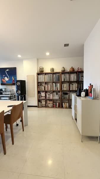 Proximo, 27 Robin Road, 3 Bedrooms, 1,119 sqft, Apartment For Sale, by Sherine Chua 蔡雪玲, 500104041 - Living Room - PropertyGuru.com.sg