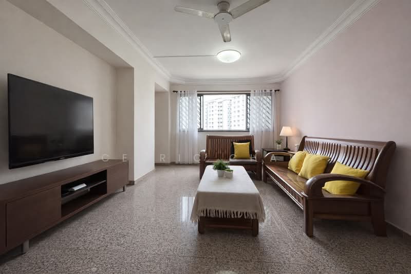 423 Hougang Avenue 6, 423 Hougang Avenue 6, 3 Bedrooms, 1,130 sqft, HDB Flat For Sale, by Cedric Chan, 500104042 - Living Room - PropertyGuru.com.sg