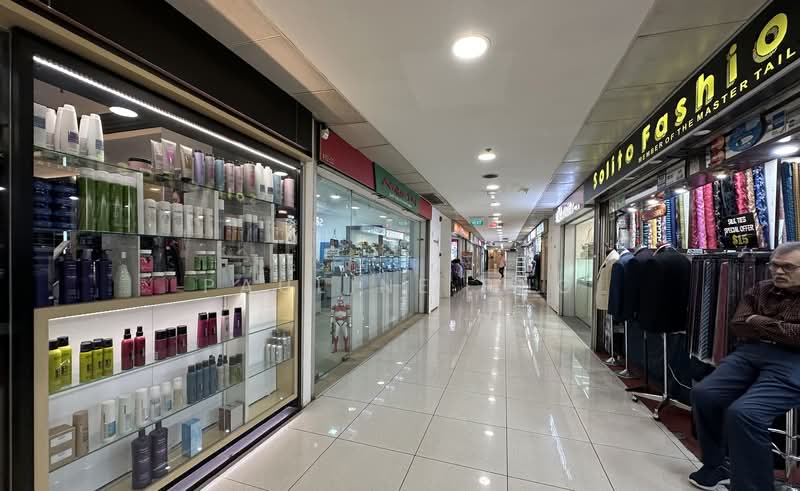 Far East Plaza, 14 Scotts Road, 247 sqft, Other Retail For Sale, by Pauline Png, 500104044 - Corridor - CommercialGuru.com.sg