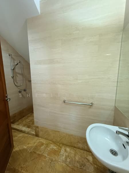 SHERLENE TAY 9369*2787 GCB For Rent, , 5 Bedrooms, 7,200 sqft, Good Class Bungalow For Rent, by Sherlene Tay, 500104056 - Bathroom - PropertyGuru.com.sg