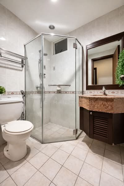 Hazel Park Condo, 25 Hazel Park Condo, Room Rental, 75 sqft, Condominium For Rent, by Elaine Chng, 500104083 - Shower room - PropertyGuru.com.sg