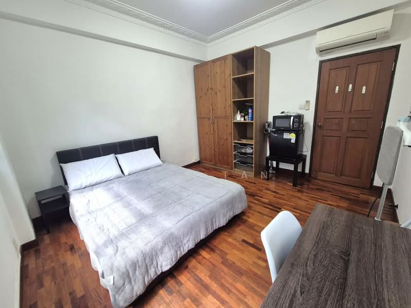 Kum Hing Court, 28 Tomlinson Road, Room Rental, 180 sqft, Apartment For Rent, by Evan Tan, 500104091 - Bedroom - PropertyGuru.com.sg