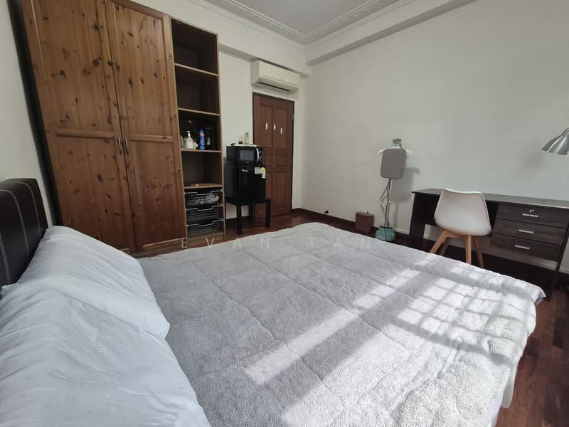 Kum Hing Court, 28 Tomlinson Road, Room Rental, 180 sqft, Apartment For Rent, by Evan Tan, 500104091 - Bedroom - PropertyGuru.com.sg