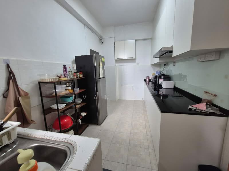 Kum Hing Court, 28 Tomlinson Road, Room Rental, 180 sqft, Apartment For Rent, by Evan Tan, 500104091 - Kitchen - PropertyGuru.com.sg