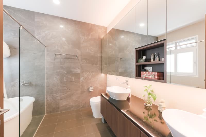 Thomson Garden Estate, Jalan Rabu, 6 Bedrooms, 5,635 sqft, Semi-Detached House For Sale, by Julia Bensily, 500104096 - Bathroom - PropertyGuru.com.sg