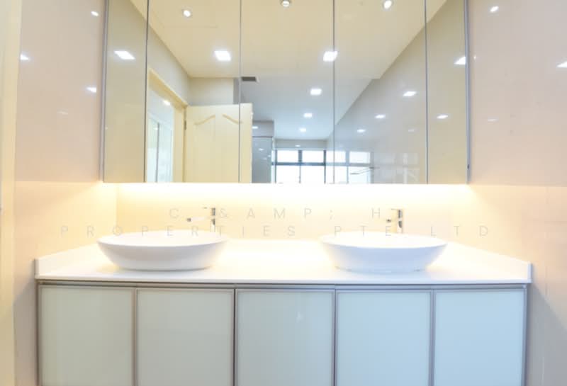 Nassim Jade, 3 Nassim Road, 3 Bedrooms, 2,400 sqft, Condominium For Rent, by STELLA LEE SAI MUI, 500104100 - Bathroom - PropertyGuru.com.sg