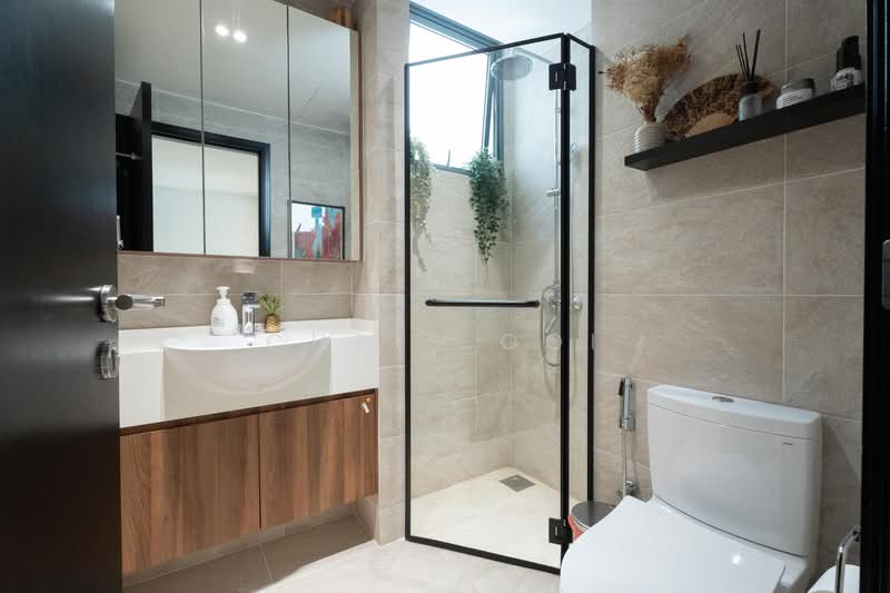 East Palm, 1 Palm Road, 3 Bedrooms, 1,195 sqft, Condominium For Sale, by Chris Ooi, 500104112 - Bathroom - PropertyGuru.com.sg