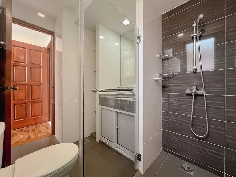 Simsville, 2 Geylang East Avenue 2, 2 Bedrooms, 969 sqft, Condominium For Rent, by Grace Cheong, 500104121 - Master Bathroom - PropertyGuru.com.sg