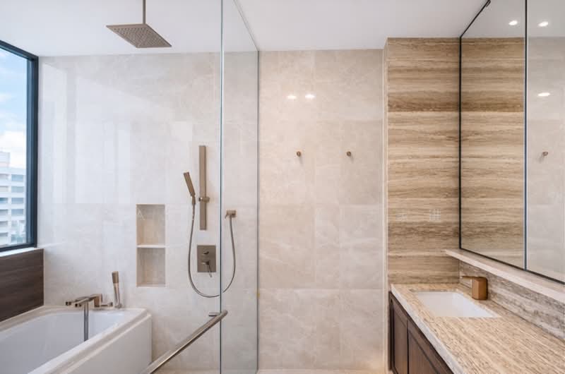 Klimt Cairnhill, 71 Cairnhill Road, 4 Bedrooms, 2,056 sqft, Condominium For Rent, by Casey Koo 古家进, 500104126 - Bathroom - PropertyGuru.com.sg