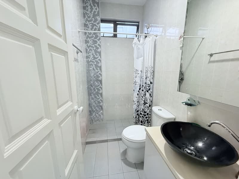 Tanah Merah Mansion, 137 Tanah Merah Kechil Road, 3 Bedrooms, 1,324 sqft, Condominium For Sale, by Yvonne Yang Suet Wan, 500104147 - Common Bathroom - PropertyGuru.com.sg
