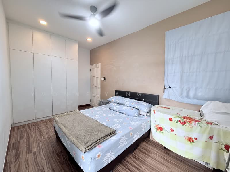 Tanah Merah Mansion, 137 Tanah Merah Kechil Road, 3 Bedrooms, 1,324 sqft, Condominium For Sale, by Yvonne Yang Suet Wan, 500104147 - 2nd Common Bedroom - PropertyGuru.com.sg