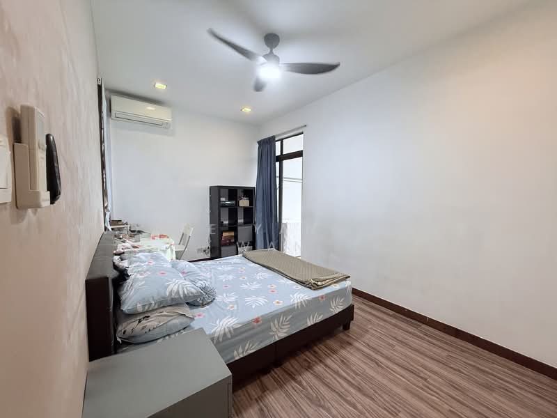 Tanah Merah Mansion, 137 Tanah Merah Kechil Road, 3 Bedrooms, 1,324 sqft, Condominium For Sale, by Yvonne Yang Suet Wan, 500104147 - 2nd Common Bedroom - PropertyGuru.com.sg