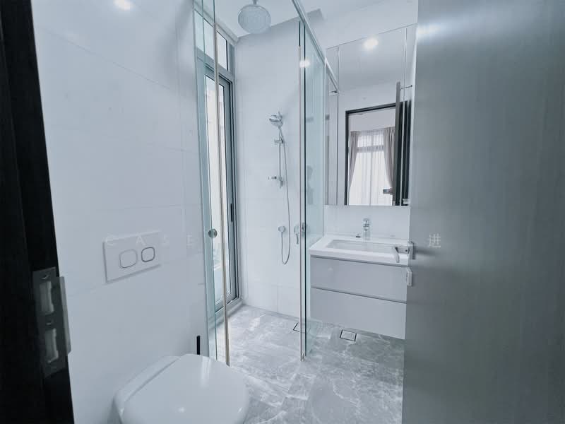 Liberte, 5 Sarkies Road, 2 Bedrooms, 764 sqft, Condominium For Sale, by Casey Koo 古家进, 500104156 - Bathroom - PropertyGuru.com.sg