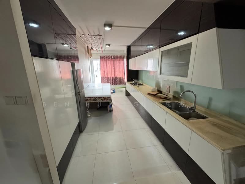 HDB Sheltered to Potong Pasir MRT Best Unit!, Potong Pasir, 2 Bedrooms, 797 sqft, HDB Flat For Sale, by Ben Huang (忠杰), 500104159 - Kitchen - PropertyGuru.com.sg