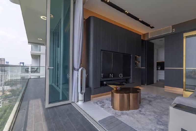 Kallang Riverside, 51 Kampong Bugis, 2 Bedrooms, 1,001 sqft, Condominium For Sale, by Sky Tng, 500104185 - Living Room - PropertyGuru.com.sg