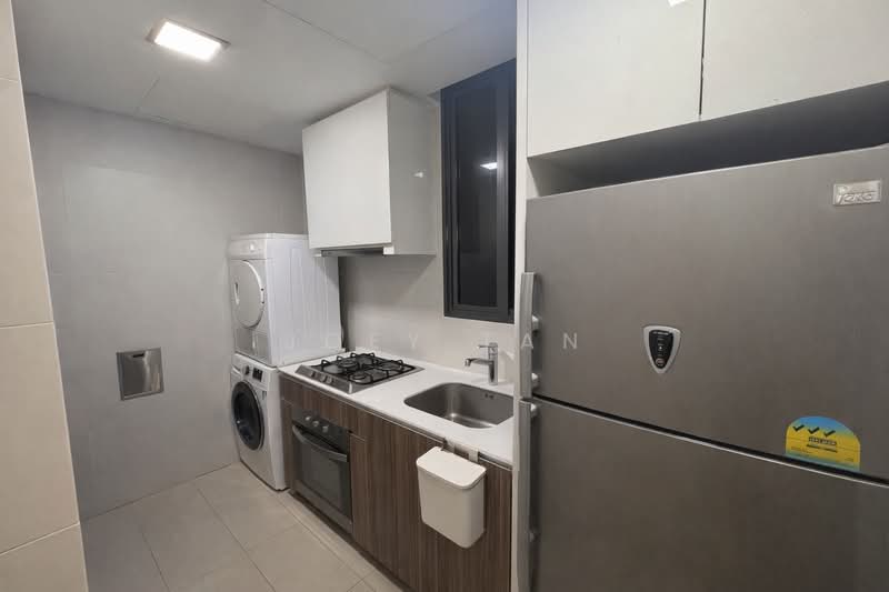 The Luxurie, 21 Compassvale Road, 2 Bedrooms, 1,001 sqft, Condominium For Sale, by Joey Tan, 500104193 - Kitchen - PropertyGuru.com.sg