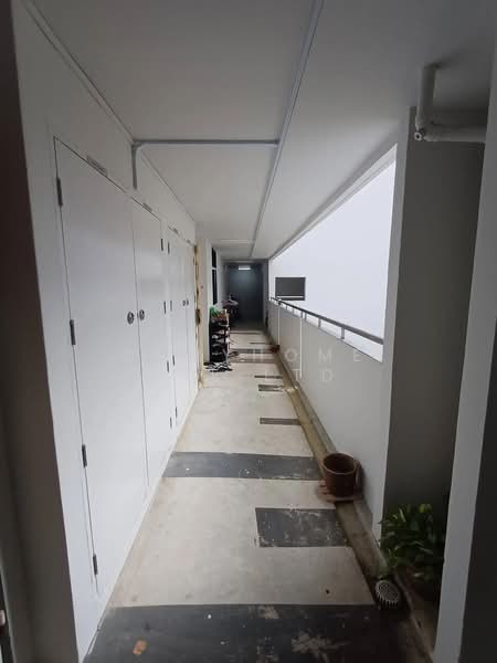 357B Admiralty Drive, 357B Admiralty Drive, 3 Bedrooms, 1,022 sqft, HDB Flat For Sale, by BEN, 500104195 - Corridor - PropertyGuru.com.sg