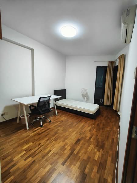 Woodsvale, 1 Woodlands Drive 72, 3 Bedrooms, 1,313 sqft, Condominium For Sale, by Eileen Siu, 500104199 - Bedroom - PropertyGuru.com.sg