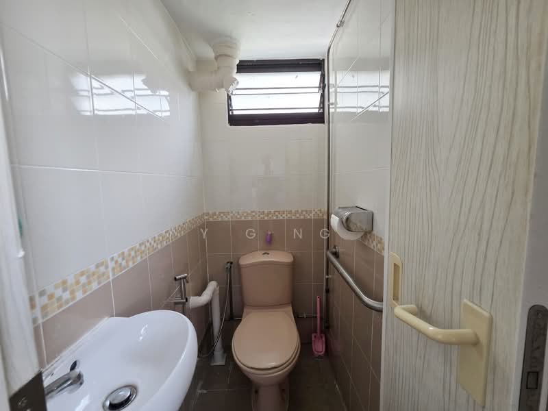 1 Saint George's Road, 1 Saint George's Road, 3 Bedrooms, 883 sqft, HDB Flat For Sale, by Y G Ng, 500104201 - Bathroom - PropertyGuru.com.sg