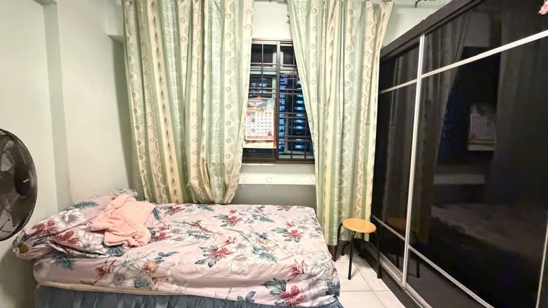 456 Choa Chu Kang Avenue 4, 456 Choa Chu Kang Avenue 4, 3 Bedrooms, 1,109 sqft, HDB Flat For Sale, by James Yeo, 500104238 - Bedroom - PropertyGuru.com.sg