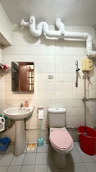 456 Choa Chu Kang Avenue 4, 456 Choa Chu Kang Avenue 4, 3 Bedrooms, 1,109 sqft, HDB Flat For Sale, by James Yeo, 500104238 - Bathroom - PropertyGuru.com.sg