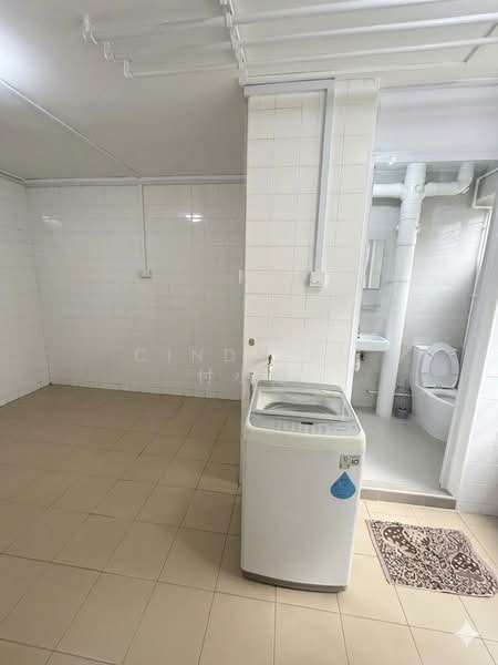 Blk 113 Lengkong Tiga, Lengkong Tiga, 4 Bedrooms, 1,321 sqft, HDB Flat For Sale, by Cindy Fu 付小姐, 500104242 - Bathroom - PropertyGuru.com.sg