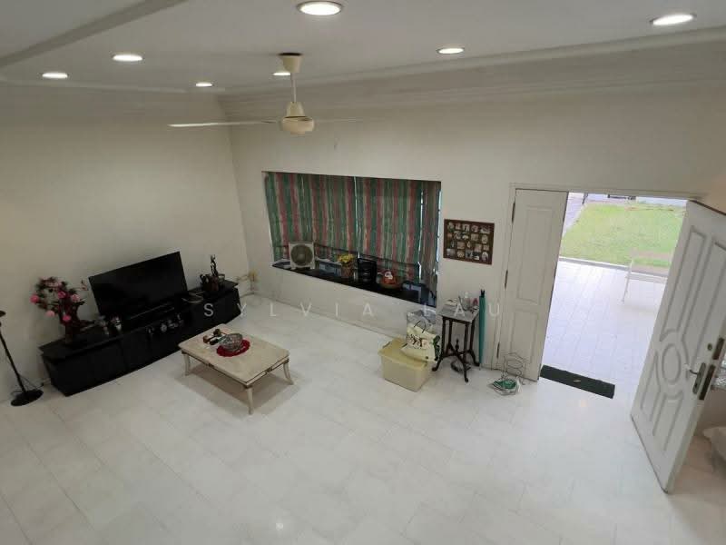 SIGLAP - RARE CORNER TERRACE, POSSIBLE REBUILD OR A&A, East Coast, Siglap, Yarrow Gardens,  Elite Park Ave, 4 Bedrooms, 2,500 sqft, Corner Terrace For Sale, by Sylvia Lau, 500104265 - Living Room - PropertyGuru.com.sg