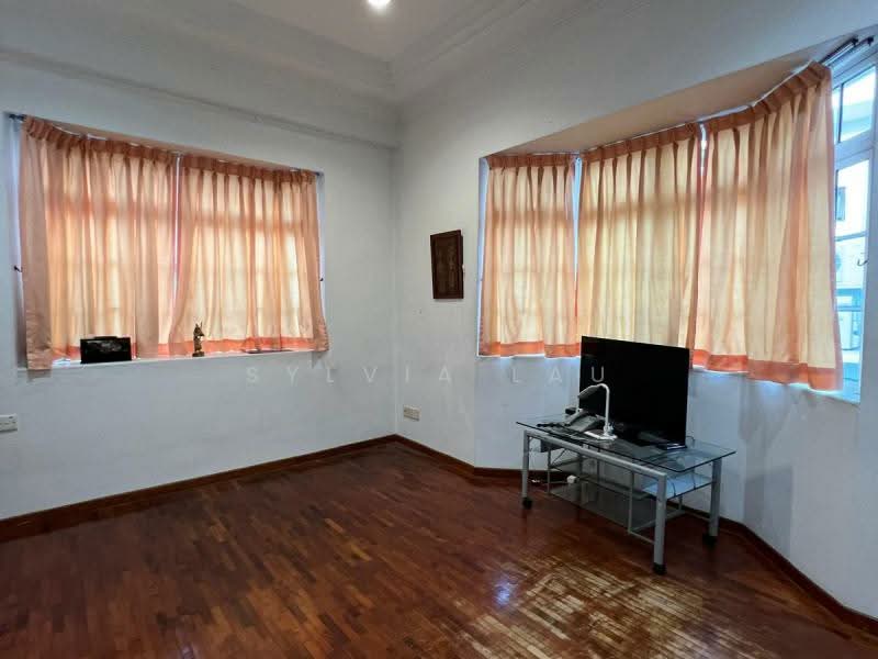 SIGLAP - RARE CORNER TERRACE, POSSIBLE REBUILD OR A&A, East Coast, Siglap, Yarrow Gardens,  Elite Park Ave, 4 Bedrooms, 2,500 sqft, Corner Terrace For Sale, by Sylvia Lau, 500104265 - Living Room - PropertyGuru.com.sg
