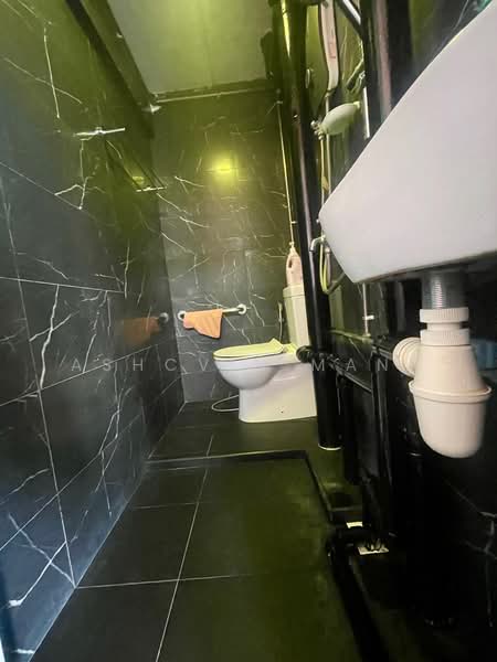 44 Circuit Road, 44 Circuit Road, 1 Bedroom, 452 sqft, HDB Flat For Sale, by Ashcvin Mani, 500104272 - Bathroom - PropertyGuru.com.sg