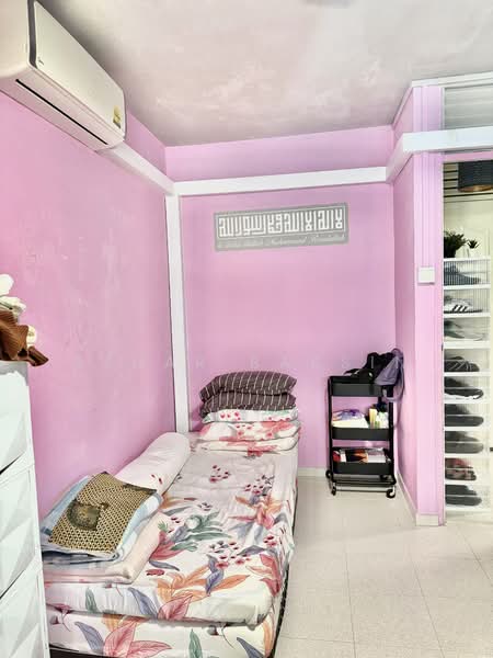 335 Bukit Batok Street 32, 335 Bukit Batok Street 32, 2 Bedrooms, 688 sqft, HDB Flat For Sale, by Azhar Baksin, 500104295 - Common Room - PropertyGuru.com.sg