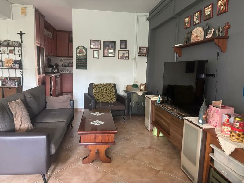 148 Pasir Ris Street 13, 148 Pasir Ris Street 13, 4 Bedrooms, 1,337 sqft, HDB Flat For Sale, by Eric Goh, 500104303 - Living Room - PropertyGuru.com.sg