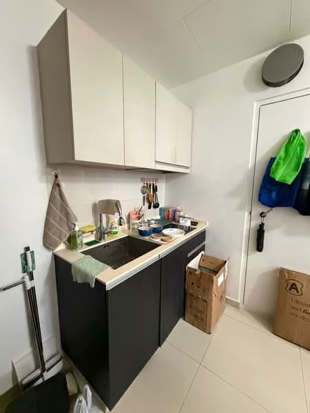 Suites 28, 28 Lorong 30 Geylang, 1 Bedroom, 400 sqft, Apartment For Rent, by Gwen Ooi, 500104338 - Kitchen - PropertyGuru.com.sg